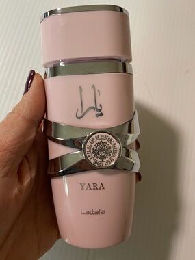 Lattafa Yara Vanilla, Gourmand, Fruity, Floral - Eau de Parfum 3.40 Oz/ 100 ml
